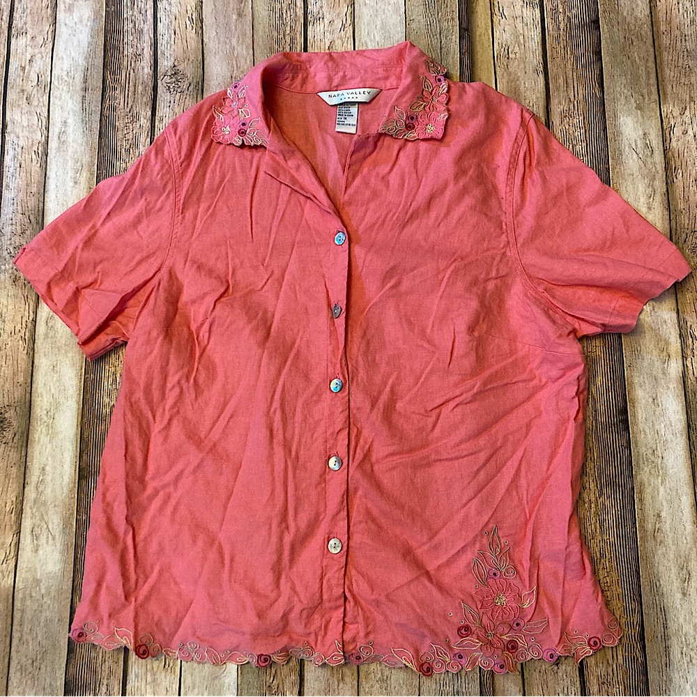 Napa Valley Woman Coral Floral Embroidered Top Linen Blend 1X Flaw Left Arm